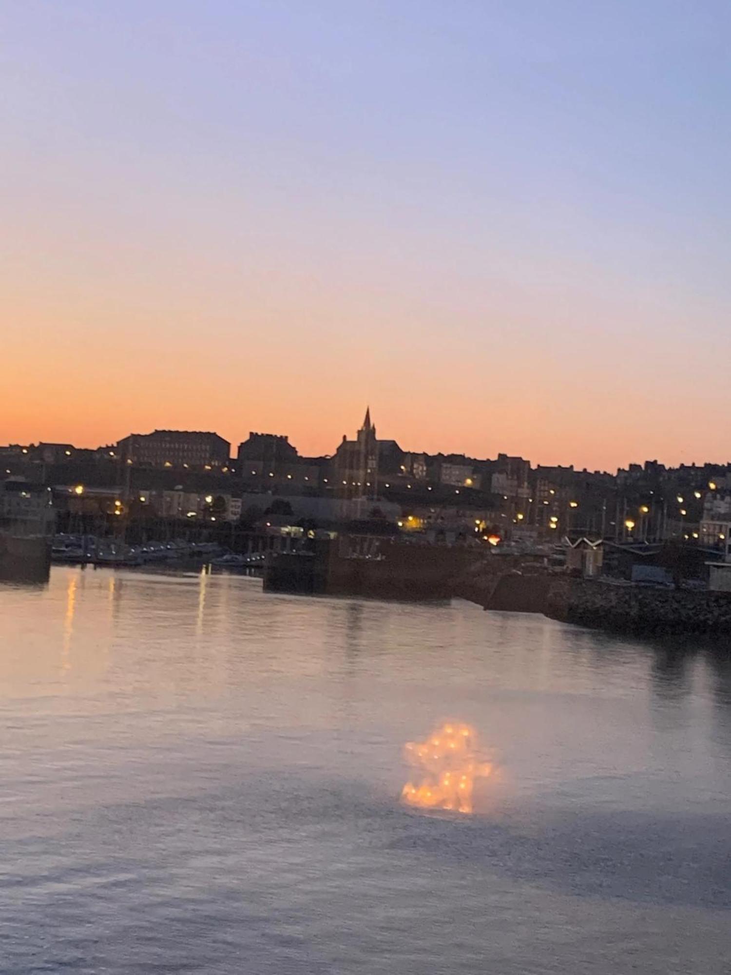 Appartement Moderne A Granville 55 M² Vue Sur Mer エクステリア 写真